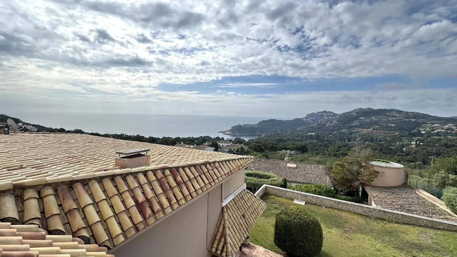 Precioso Apartamento Con Vistas Al Mar Y Piscina En Aiguablava - Es-226-4 ベグール 0*,
